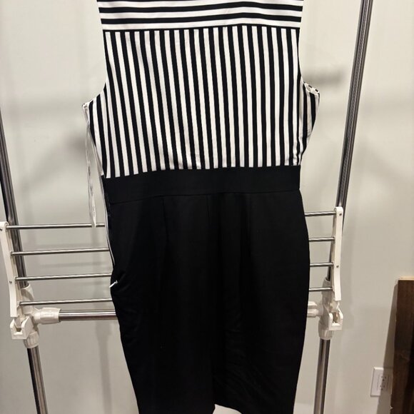 Calvin Klein Summer Dress - Picture 3 of 3